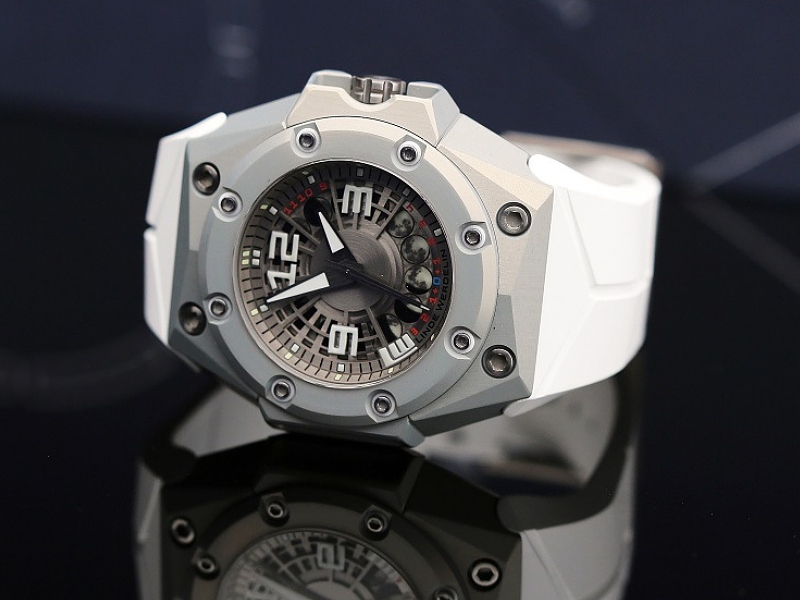 Linde Werdelin Oktopus Moonlite